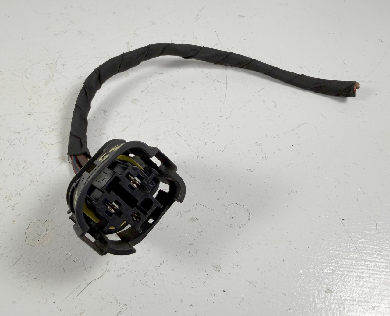 2008-10 BMW E60 550i 535i 528i COOLING FAN WIRE HARNESS