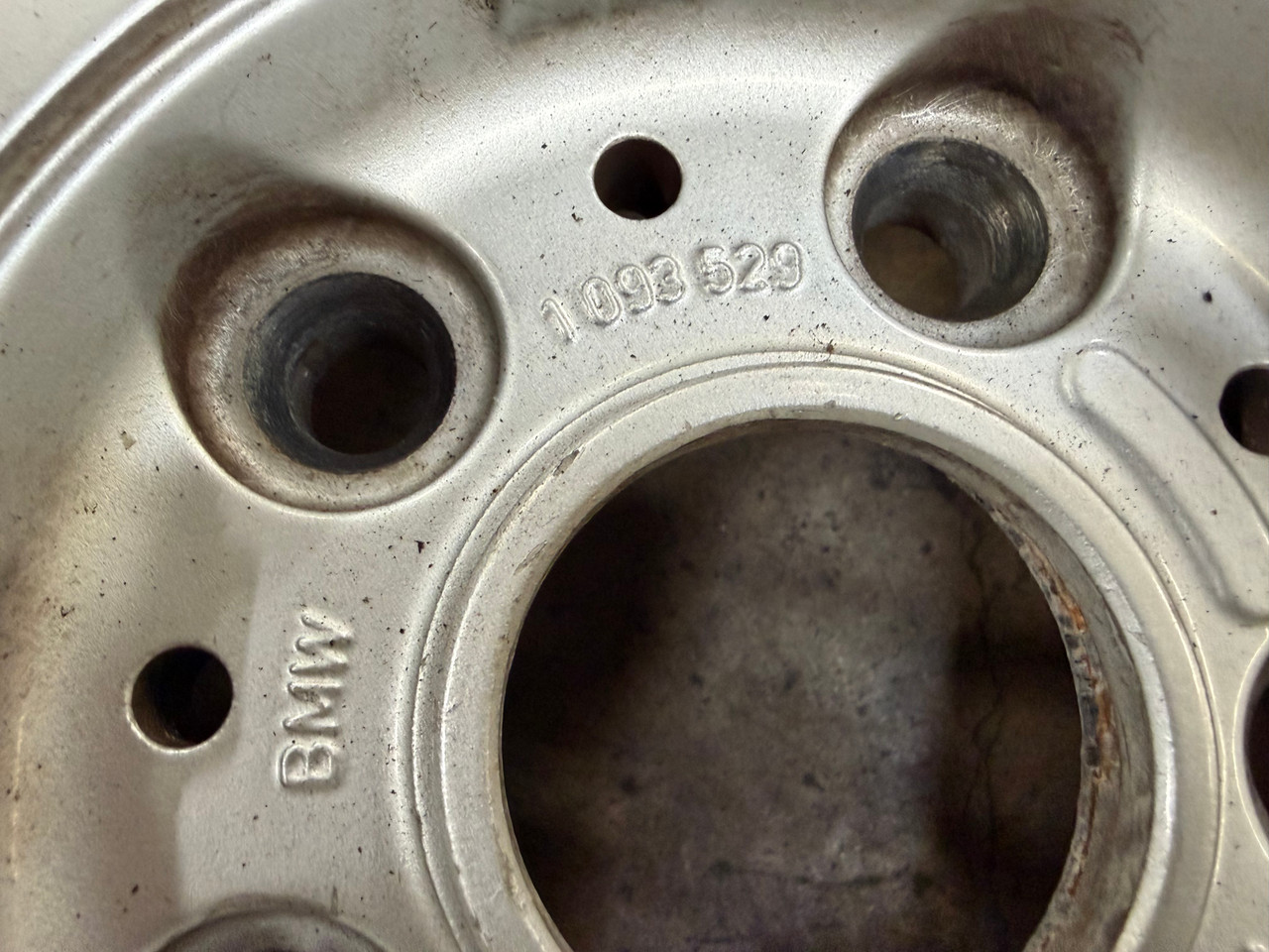 BMW E39 5-SERIES 7 x 16 WHEEL RIM 540i 530i 525i 1093529