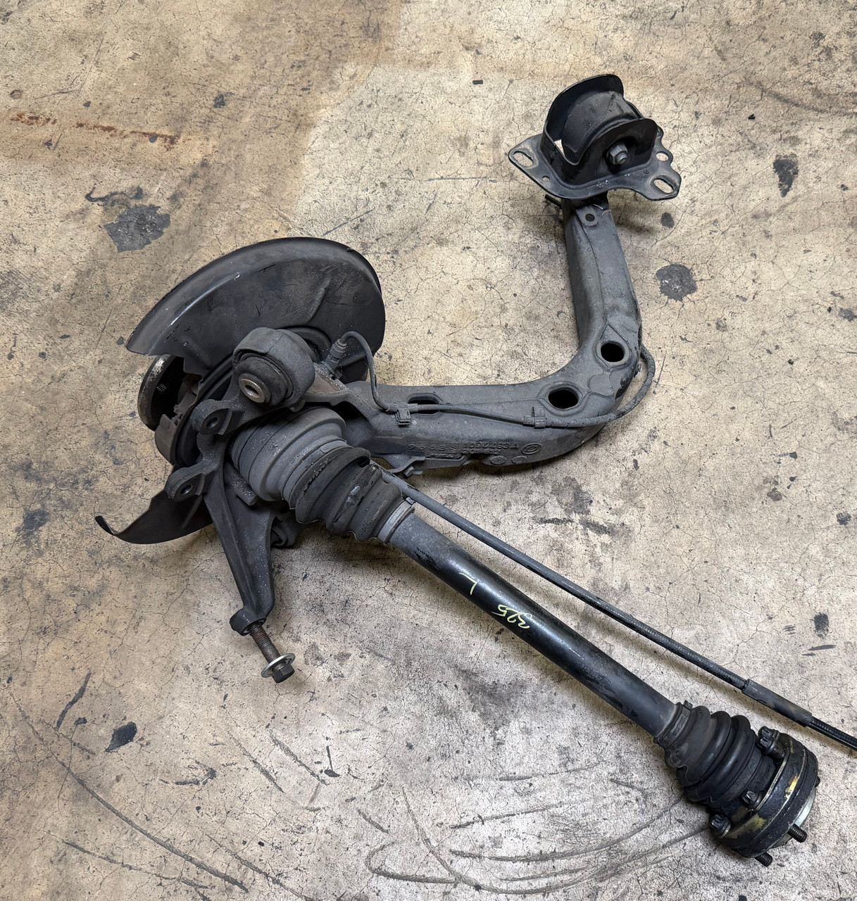 BMW E46 325 323 e85 DRIVER REAR TRAILING ARM 6774777