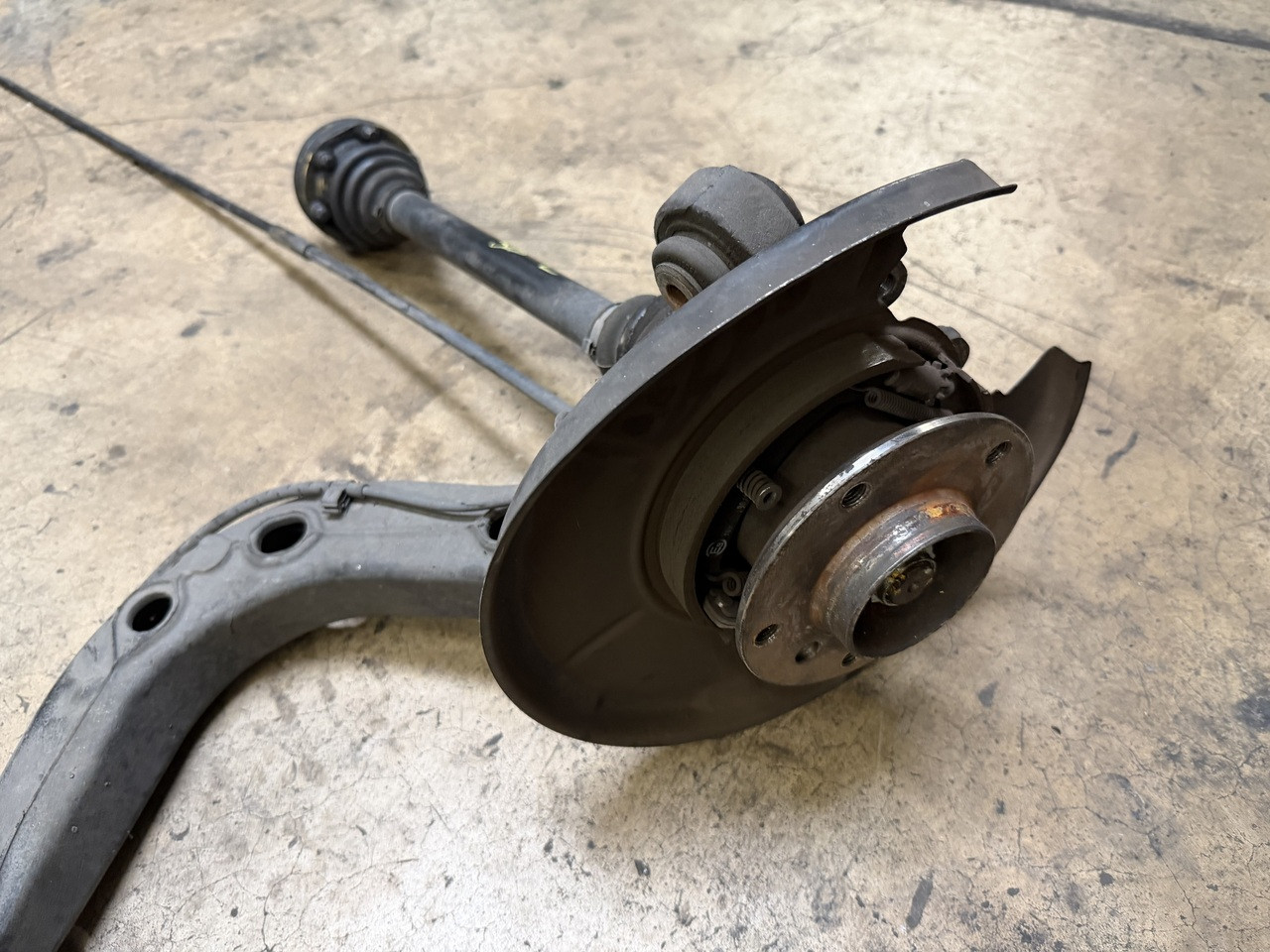 BMW E46 325 323 e85 DRIVER REAR TRAILING ARM 6774777