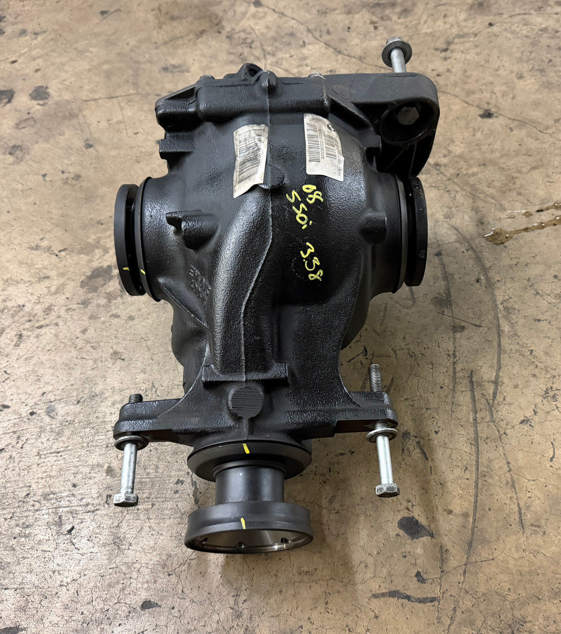 BMW E60 550i 545i Rear Differential Axle Carrier 3.38  7555727