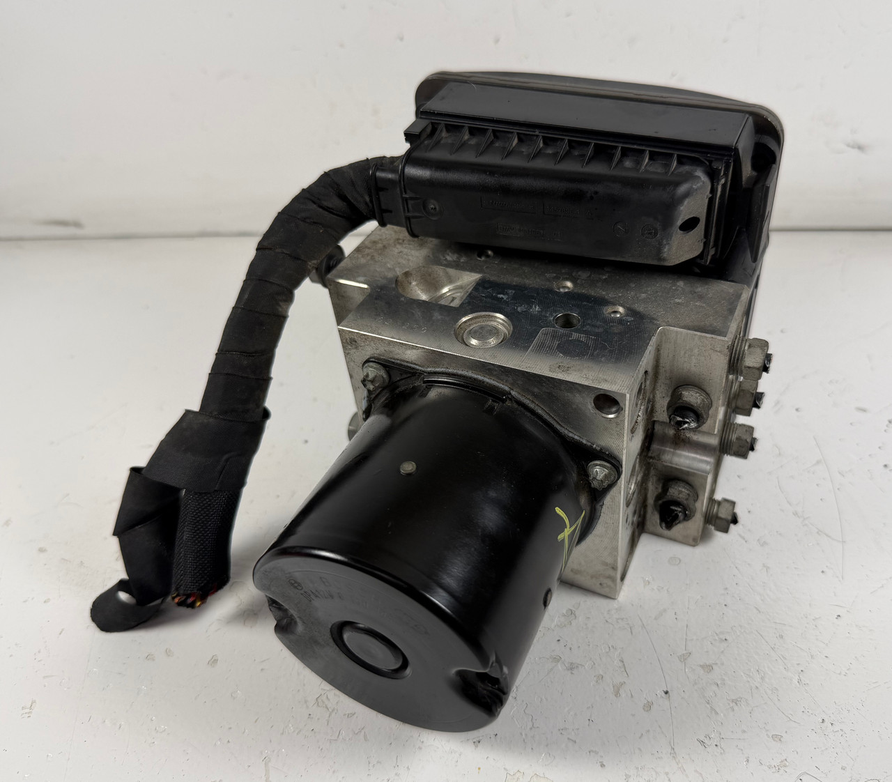 ABS DSC ANTI LOCK BRAKE PUMP MODULE 2008-10 BMW E60 550i 535i  6781968