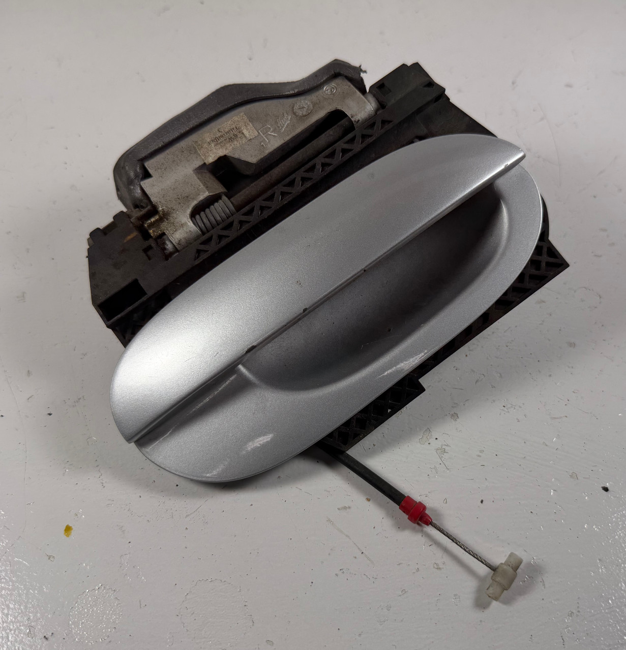 PASSENGER REAR EXTERIOR DOOR HANDLE BMW E39 540i 530i 525i 8245466