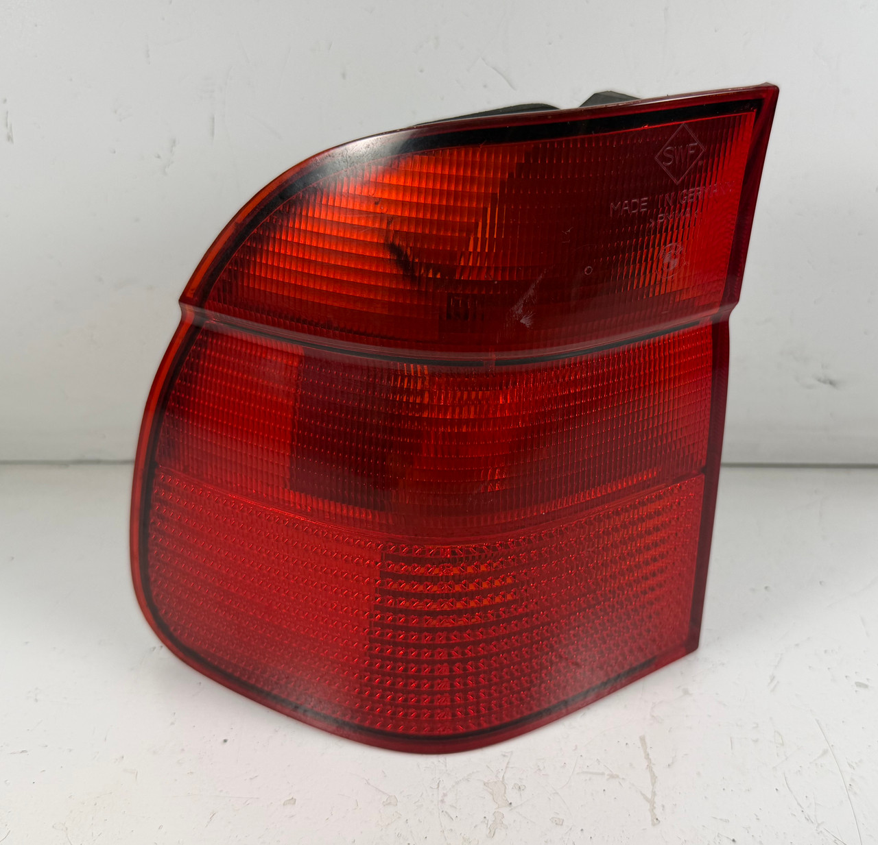 DRIVER LEFT REAR BRAKE LAMP 1999-00 BMW E39 540i 528i WAGON 8378659