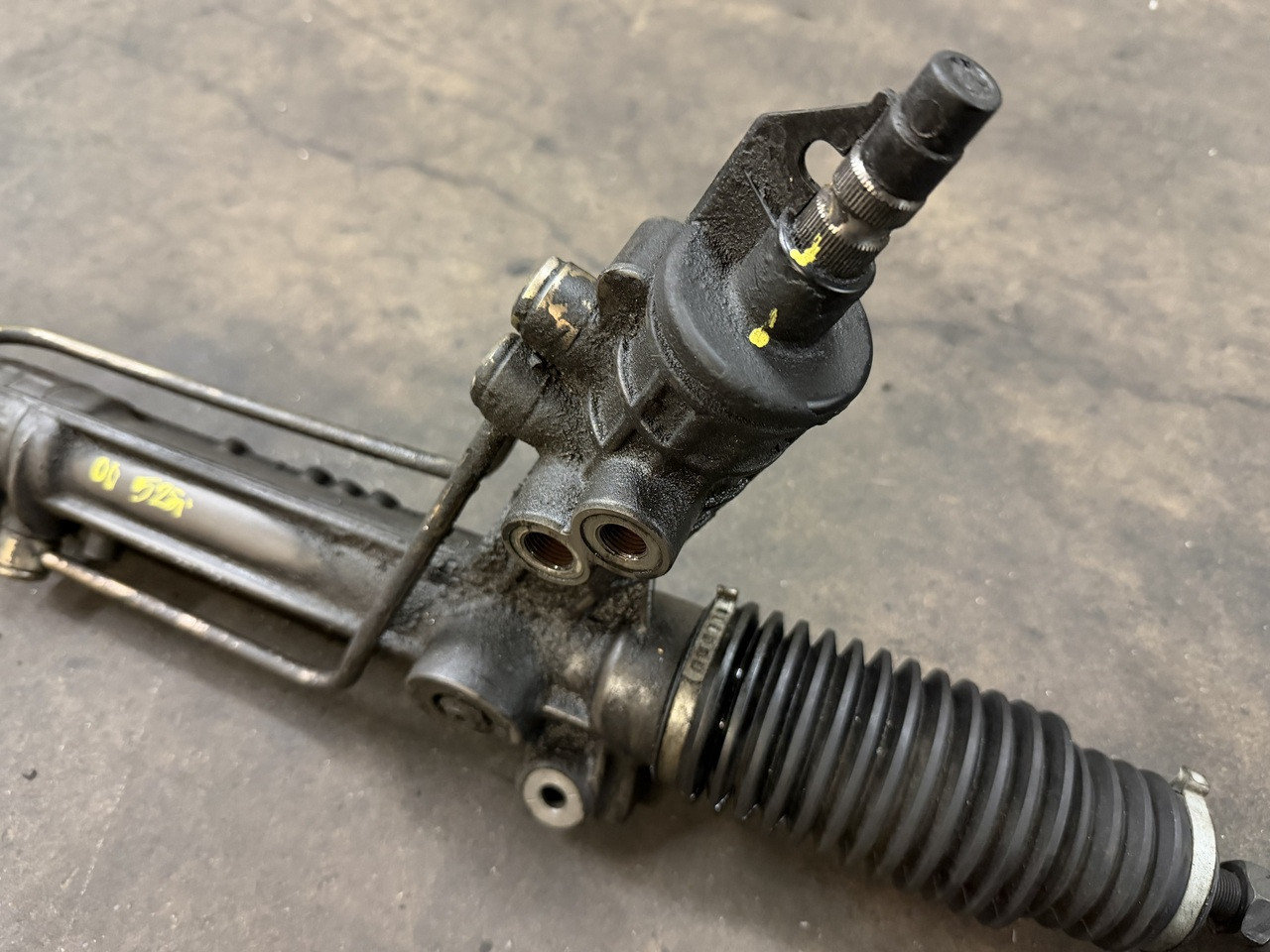 ZF Steering Rack and Pinion BMW E39 530i 528i 525i 1096026