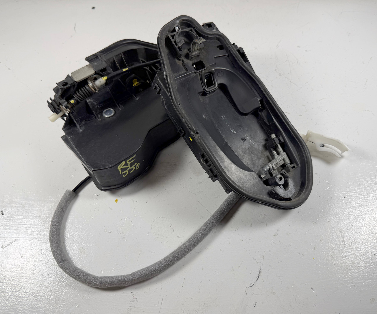 PASSENGER FRONT DOOR LOCK LATCH BMW E60 550i 535i 530i 525i 7202146