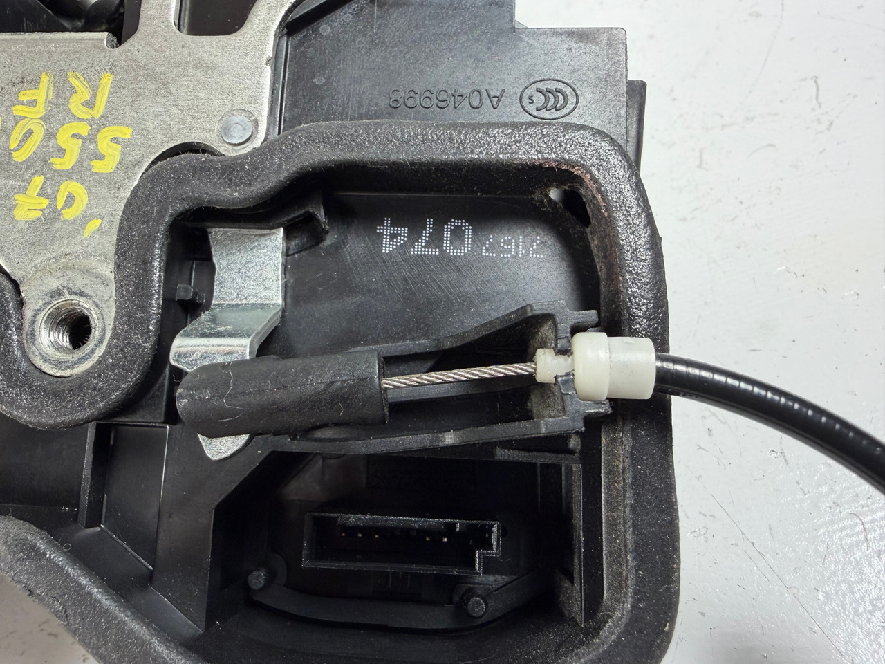 PASSENGER FRONT DOOR LOCK LATCH BMW E60 550i 535i 530i 525i 7202146