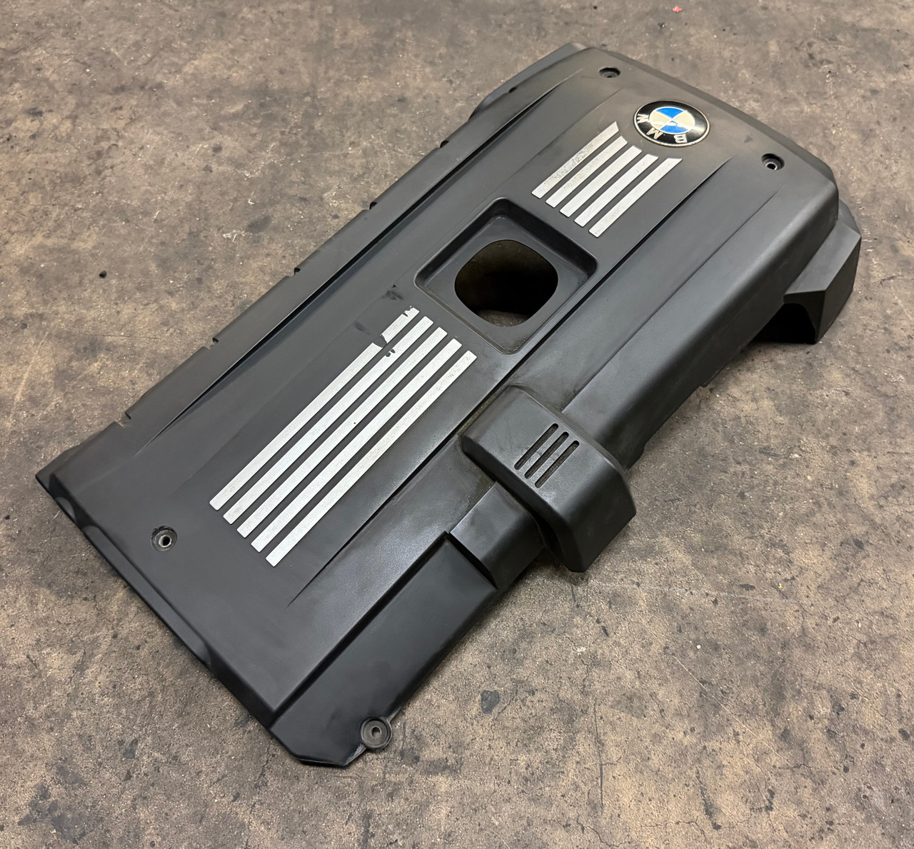 ENGINE TOP BEAUTY COVER BMW E60 530i E90 E92 328i X3 X5 7575033