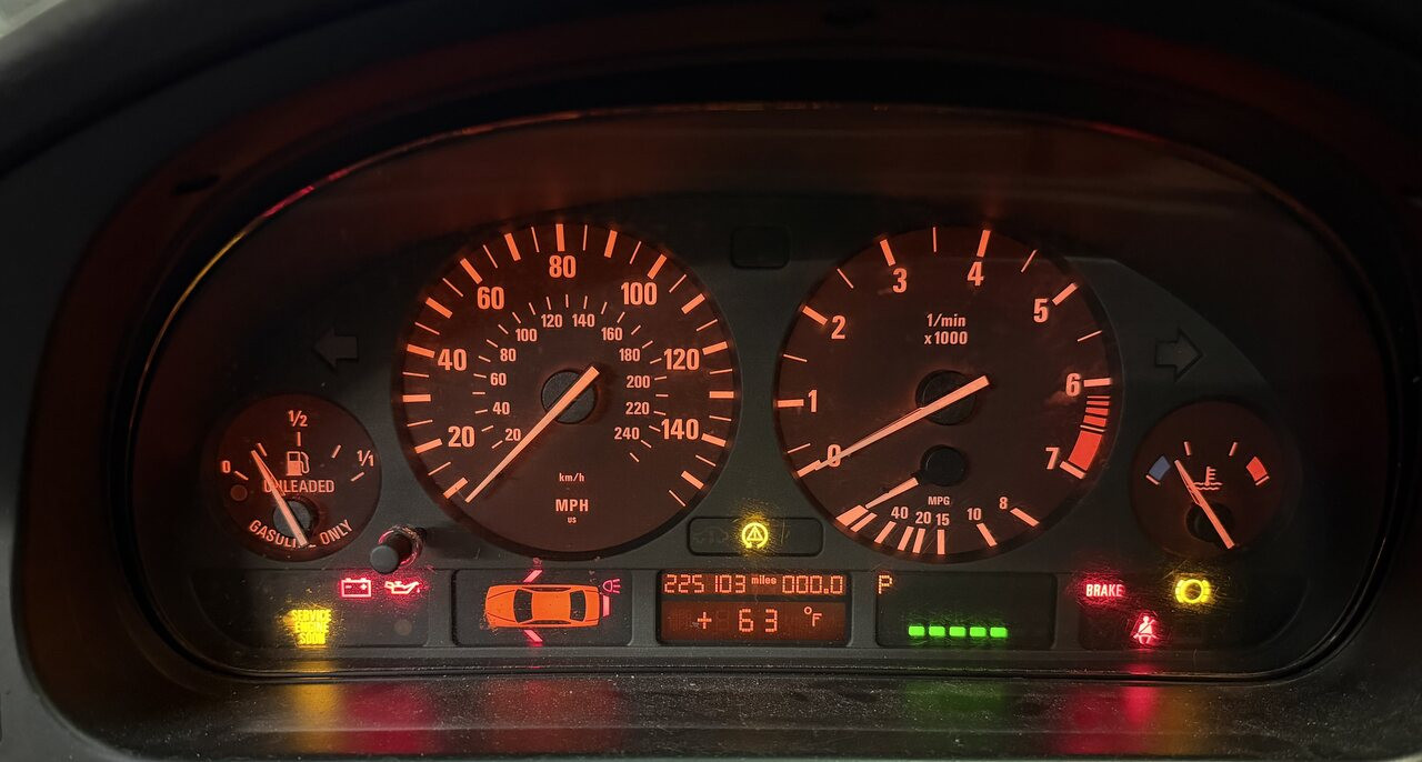 CLUSTER SPEEDOMETER 1999-00 BMW E39 528i  6903798