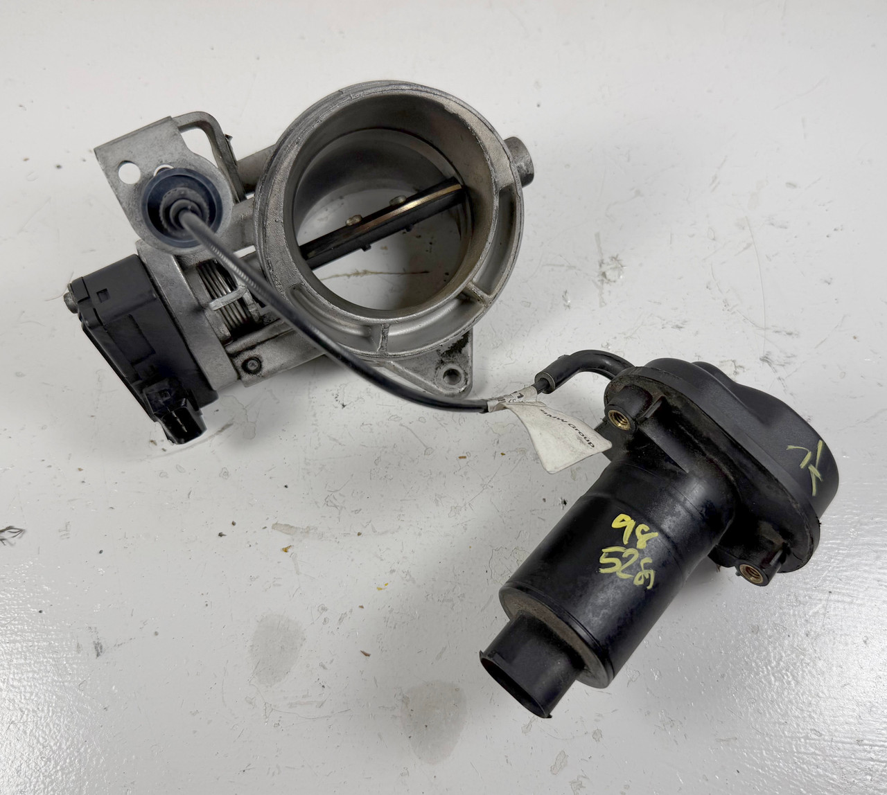SECONDARY THROTTLE BODY THROTTLE ACTUATOR BMW E39 528i 1740505