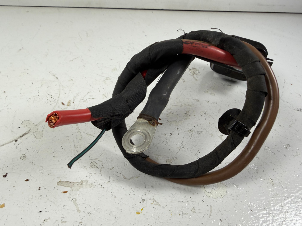 AUXILIARY RADIATOR COOLING FAN WIRE CONNECTOR BMW F10 528i