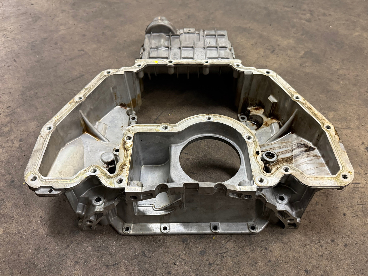 UPPER ENGINE OIL PAN BMW E60 550i 545i E63 E64 650i 750i 7544593