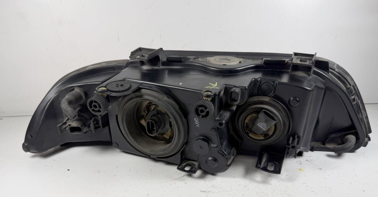 1997-00 BMW e39 540i 528i DRIVER HALOGEN HEADLIGHT 8362525