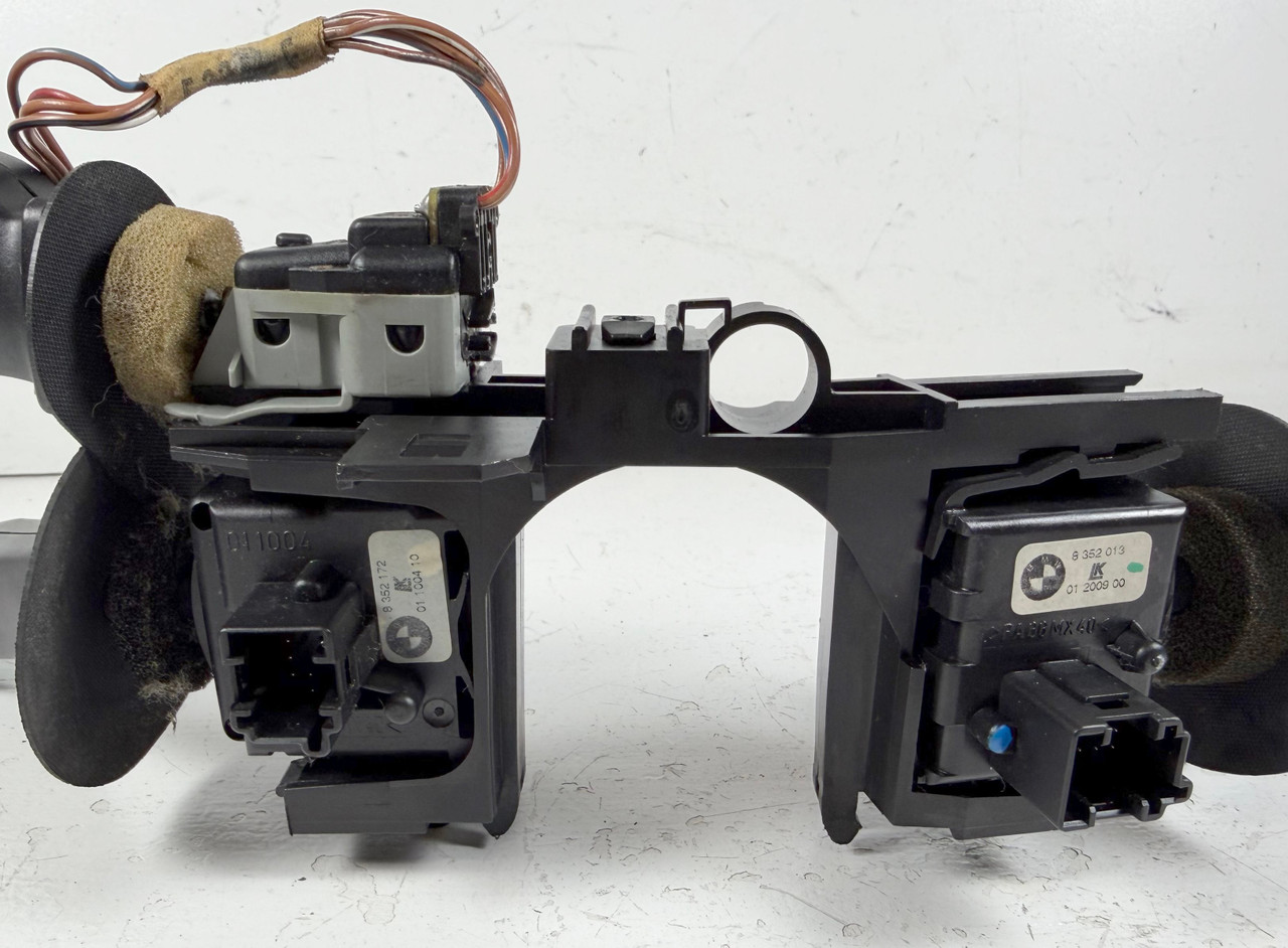 STEERING COLUMN BRACKET W/ HANDLES BMW e39 540i 528i 1162088