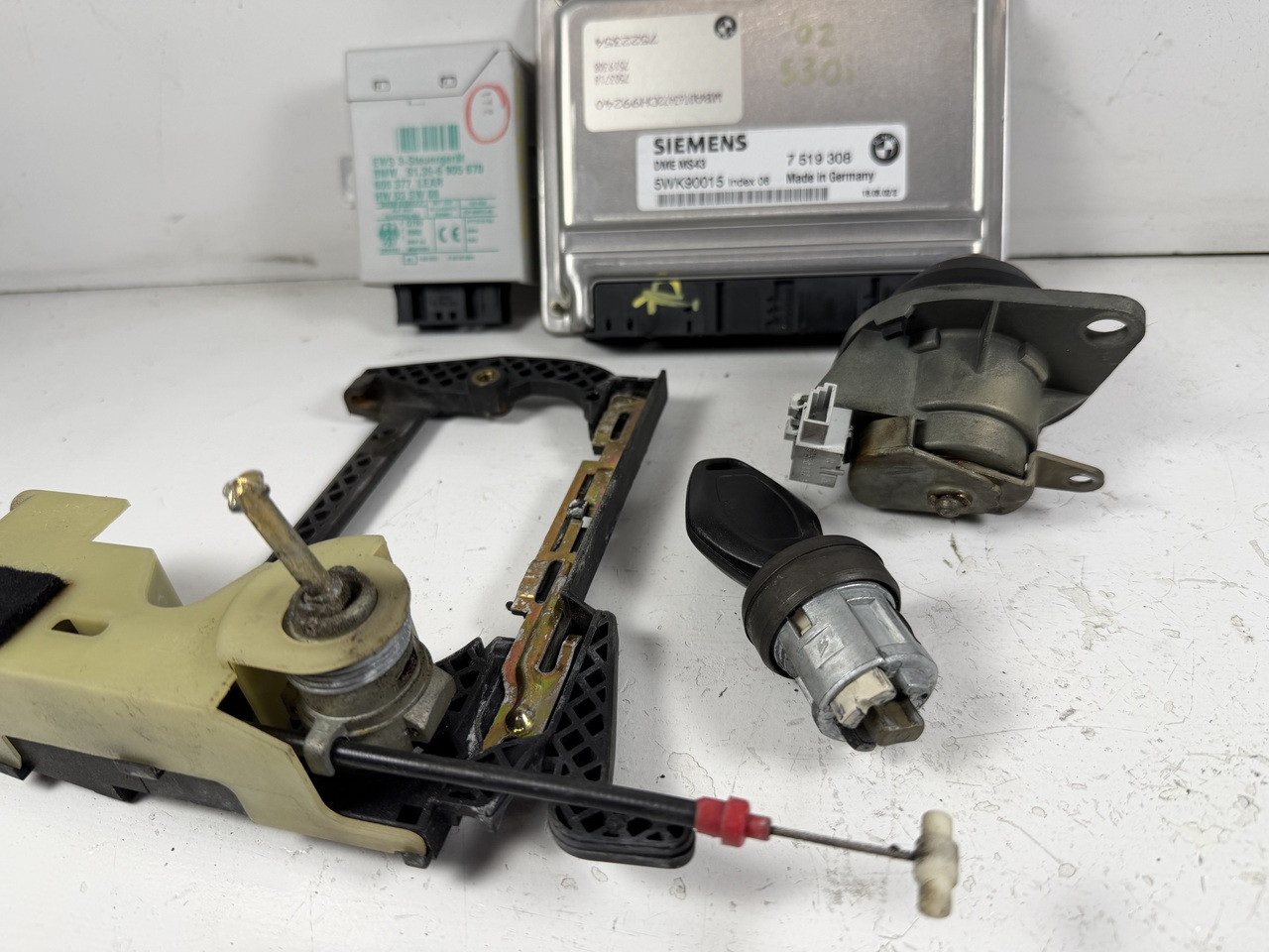 BMW e39 530i M54 ENGINE DME EWS IGNITION TUMBLER KEY 7519308