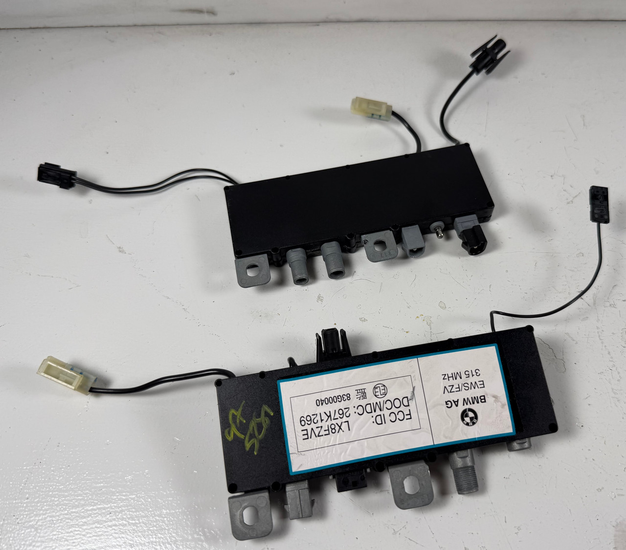 REAR ANTENNA AMPLIFIER TRAP CIRCUIT 1997-98 BMW E39 540i 528i 8364085