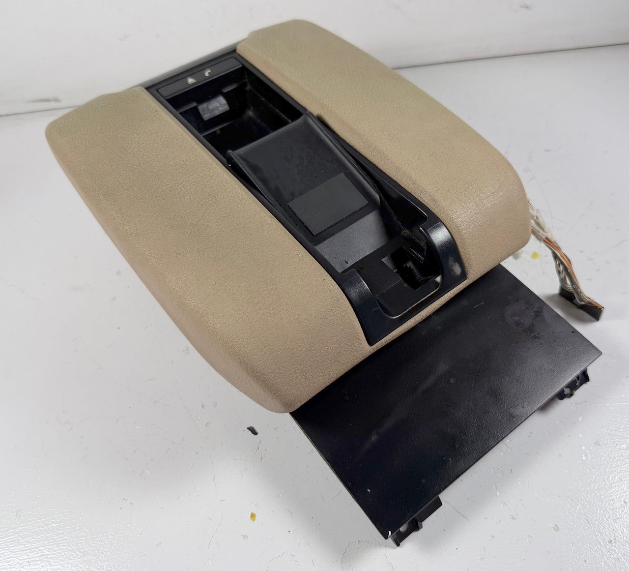 Center Console Armrest Arm Rest BMW E39 540i 530i 525i