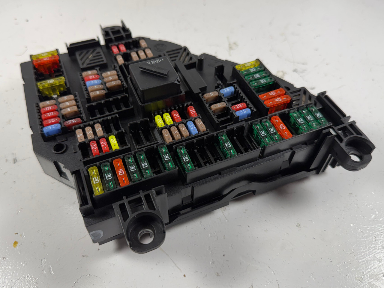 POWER DISTRIBUTION FUSE BOX PANEL BMW F10 550i 535i 528i 1670499