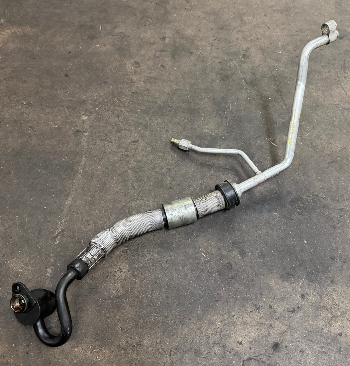 EVAPORATOR TO AC COMPRESSOR SUCTION HOSE 1997-98 BMW E39 540i 528i 8371320