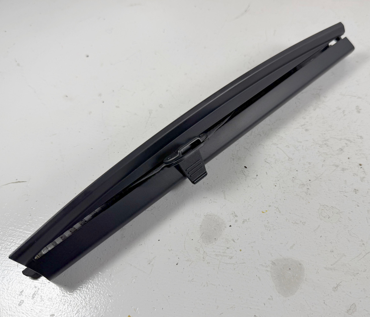 1999-03 BMW E39 M5 540i 528i 530i SEDAN DRIVER REAR WINDOW SUN SHADE 8176167