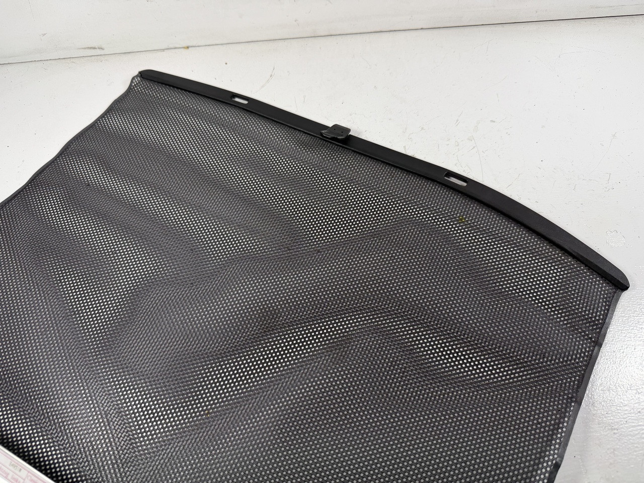 1999-03 BMW E39 M5 540i 528i 530i SEDAN PASSENGER REAR WINDOW SUN SHADE 8176166