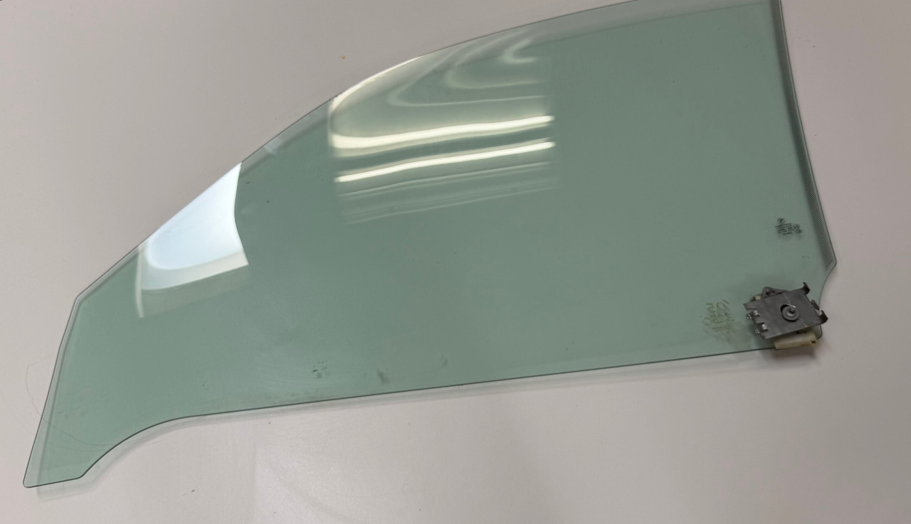 PASSENGER FRONT DOOR WINDOW GLASS BMW E46 M3 330ci 325ci 7049328