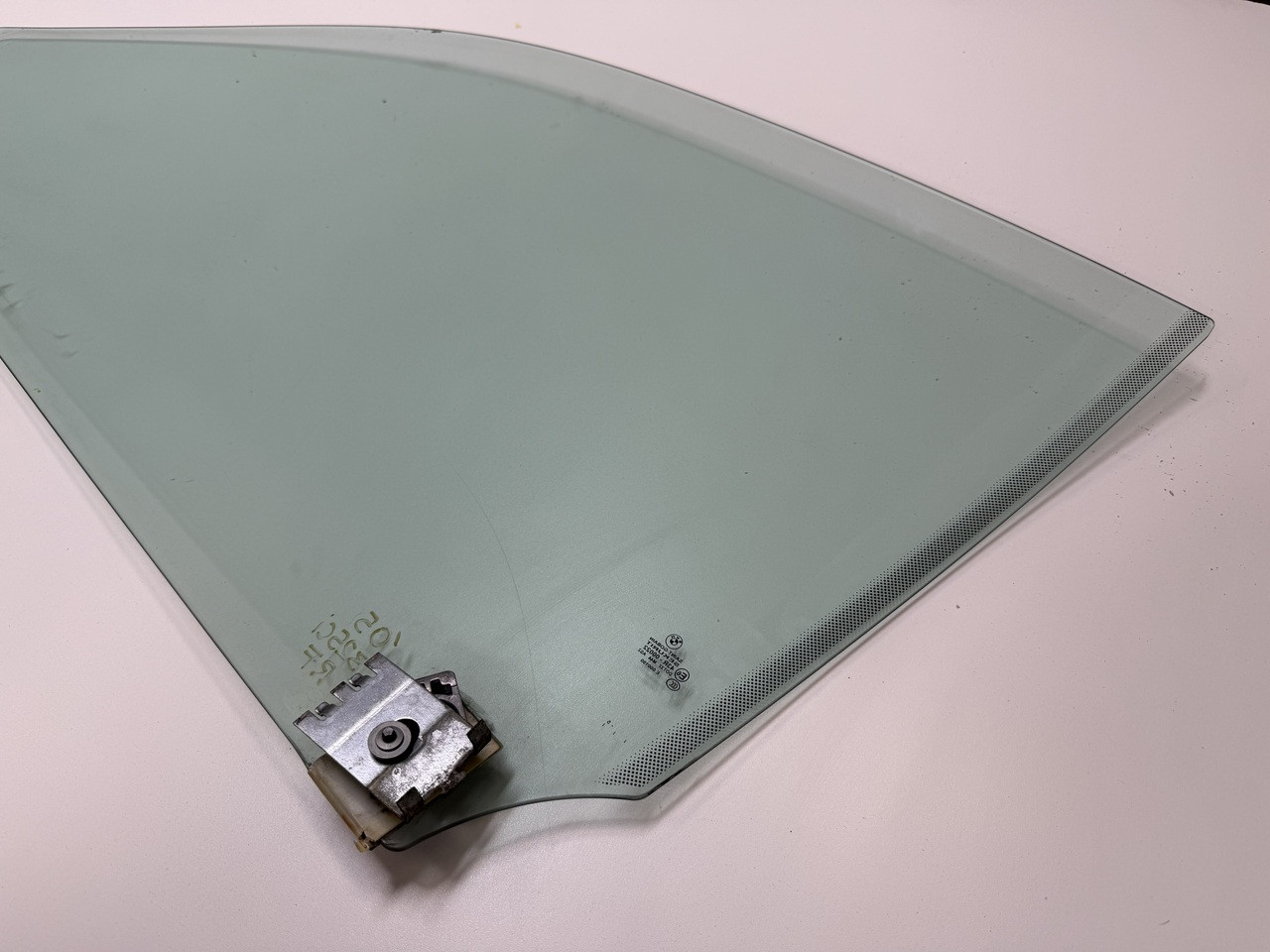 PASSENGER FRONT DOOR WINDOW GLASS BMW E46 M3 330ci 325ci 7049328