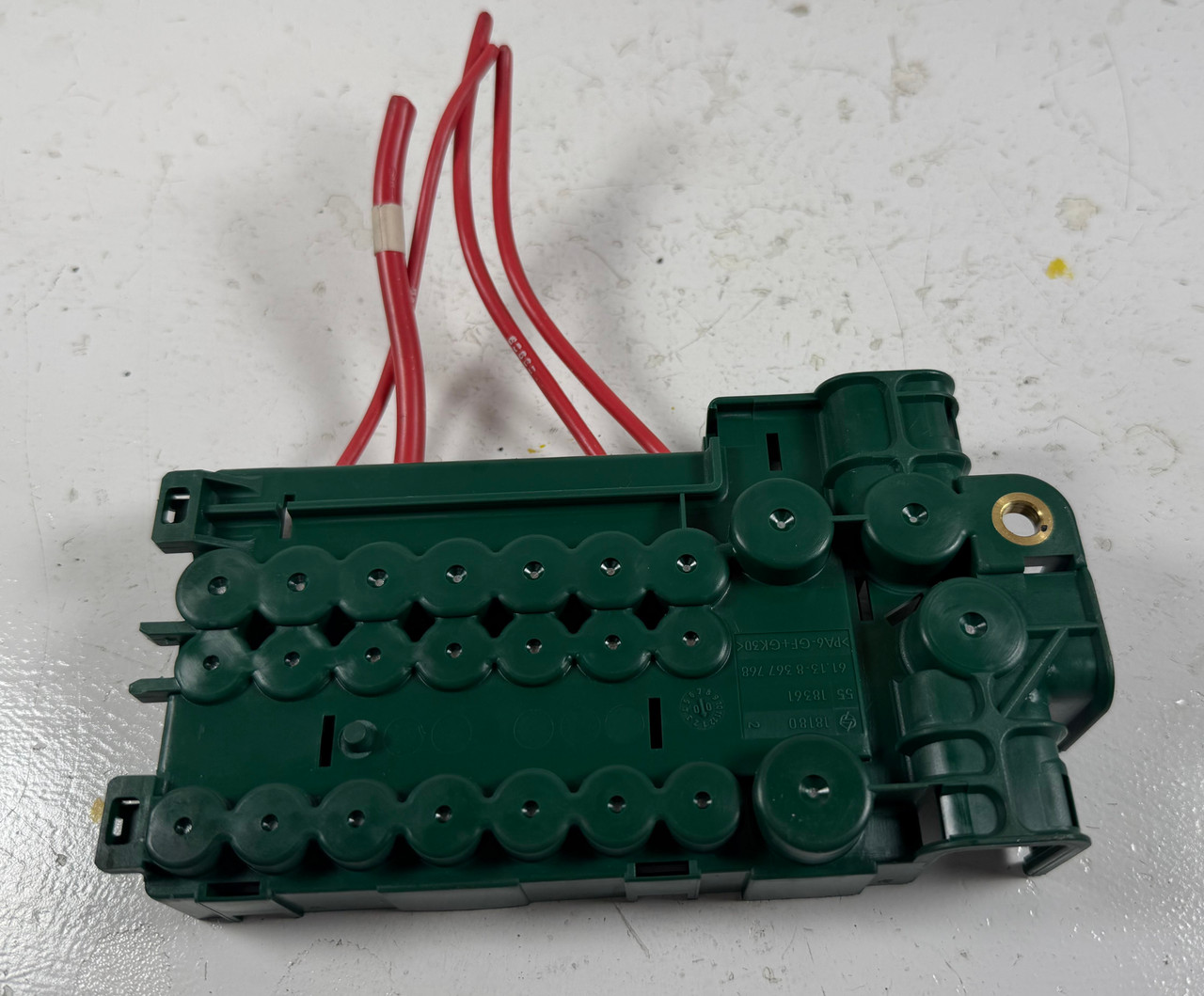 TRUNK BATTERY TERMINAL POWER BOX BMW E39 M5 540i 530i 525i BMW 8367768