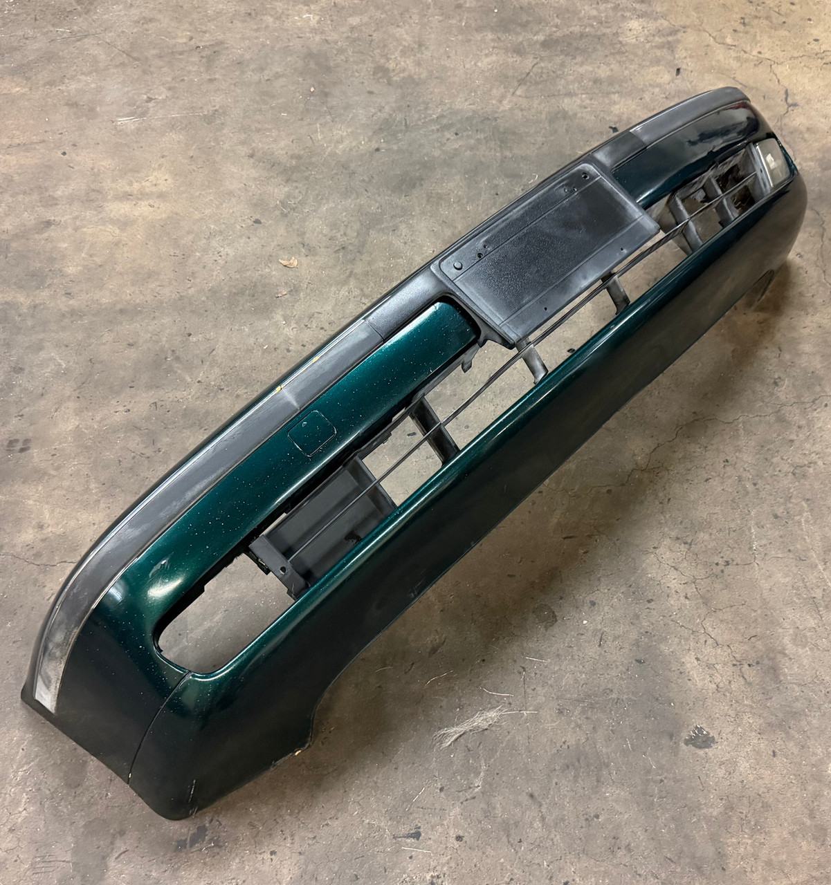 1997-00 BMW E39 540i 528i FRONT BUMPER COVER OXFORDGRUN 8208313