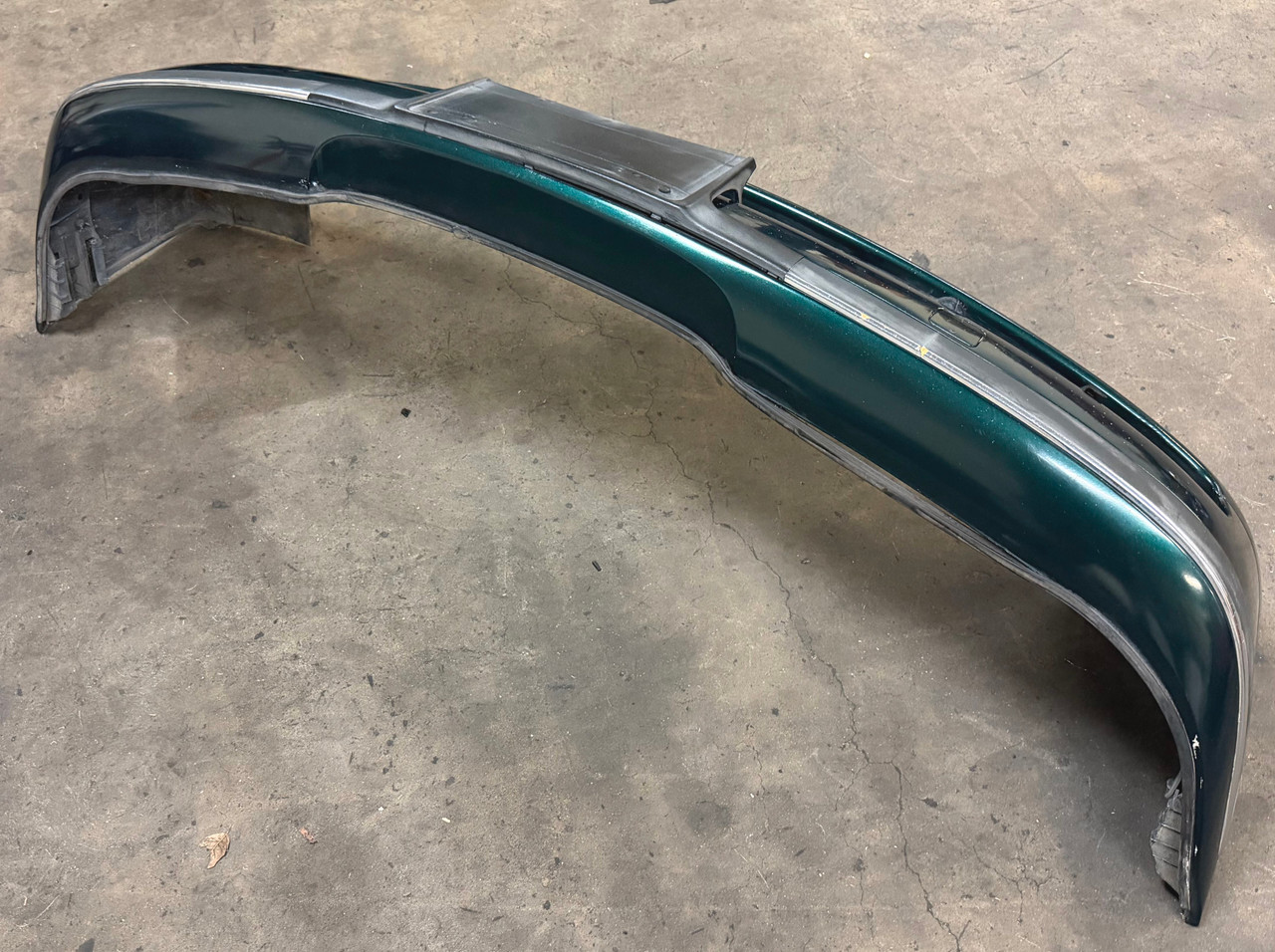 1997-00 BMW E39 540i 528i FRONT BUMPER COVER OXFORDGRUN 8208313