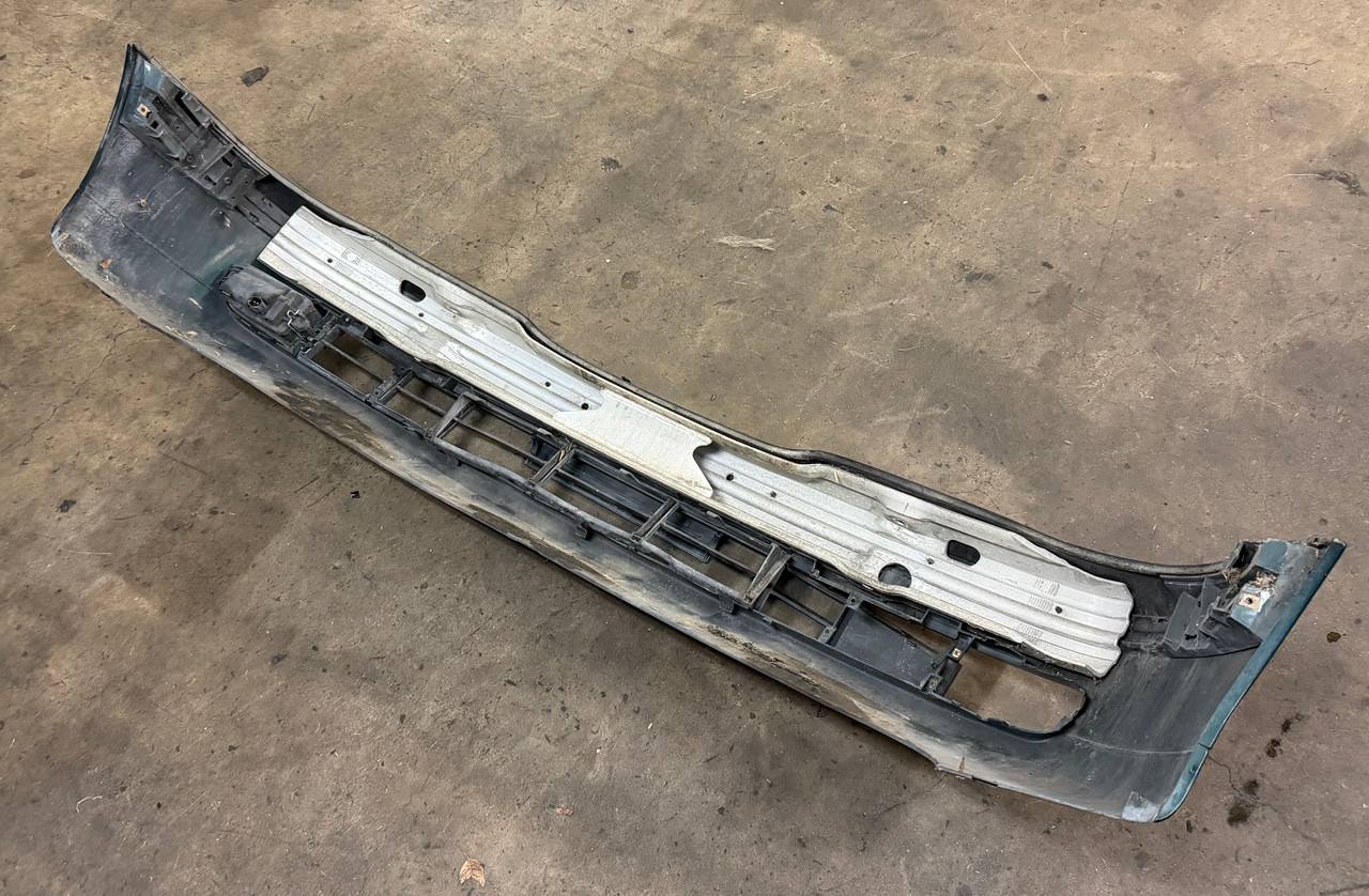 1997-00 BMW E39 540i 528i FRONT BUMPER COVER OXFORDGRUN 8208313