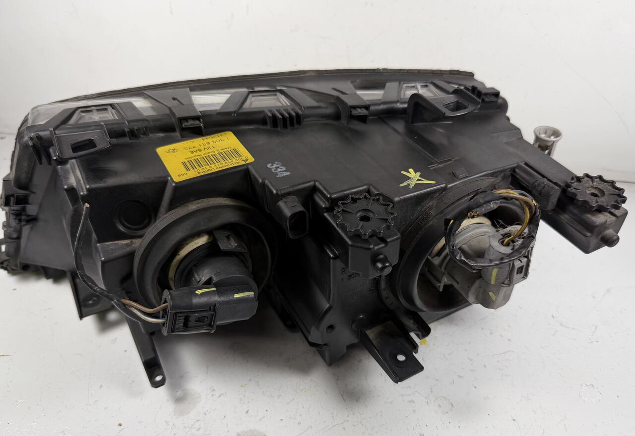 2002-03 BMW E46 330ci 325ci Passenger Halogen Headlight 6919644