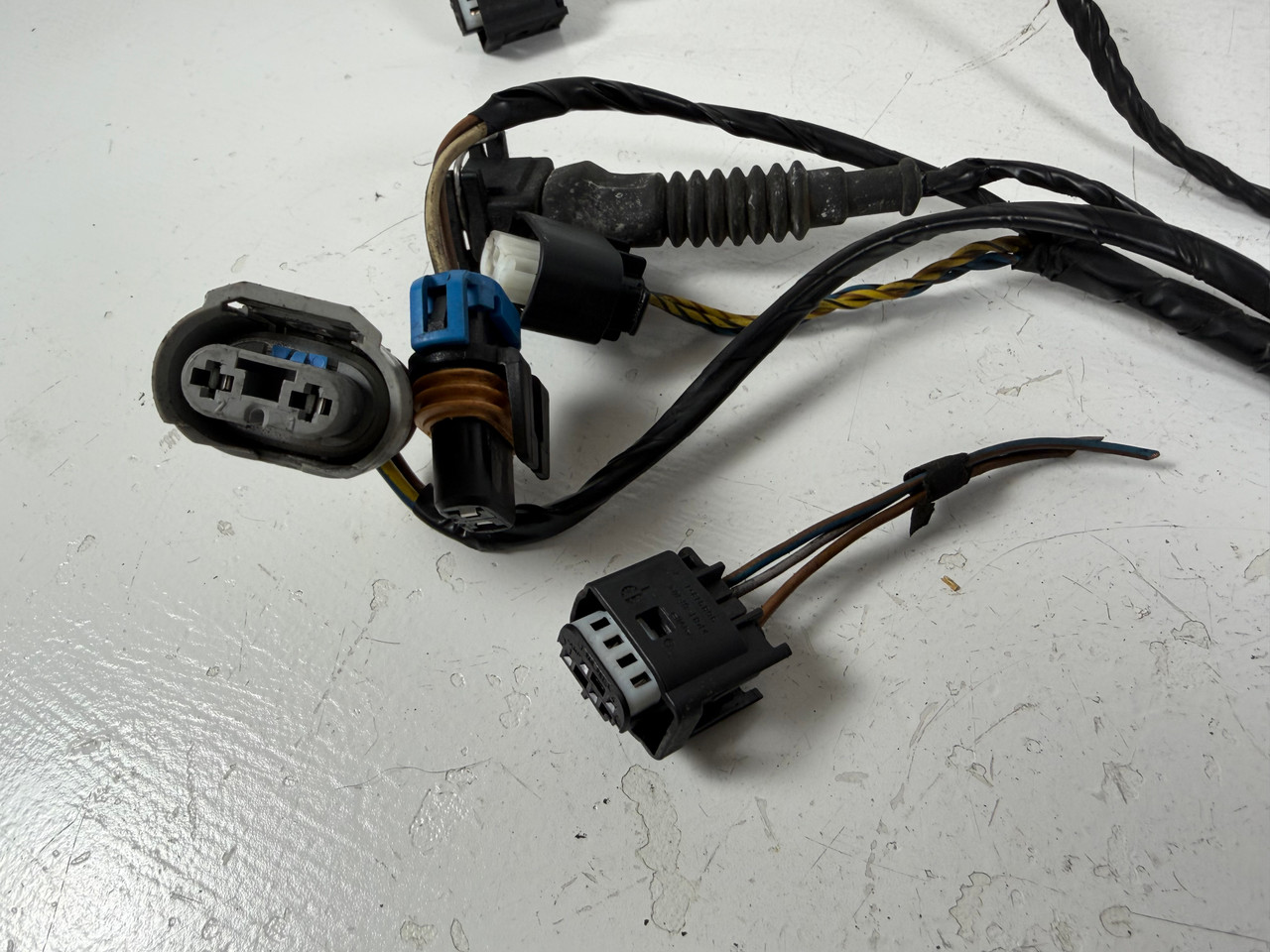 1997-00 BMW e39 M5 540i 528i HEADLIGHT WIRE HARNESS CONNECTORS