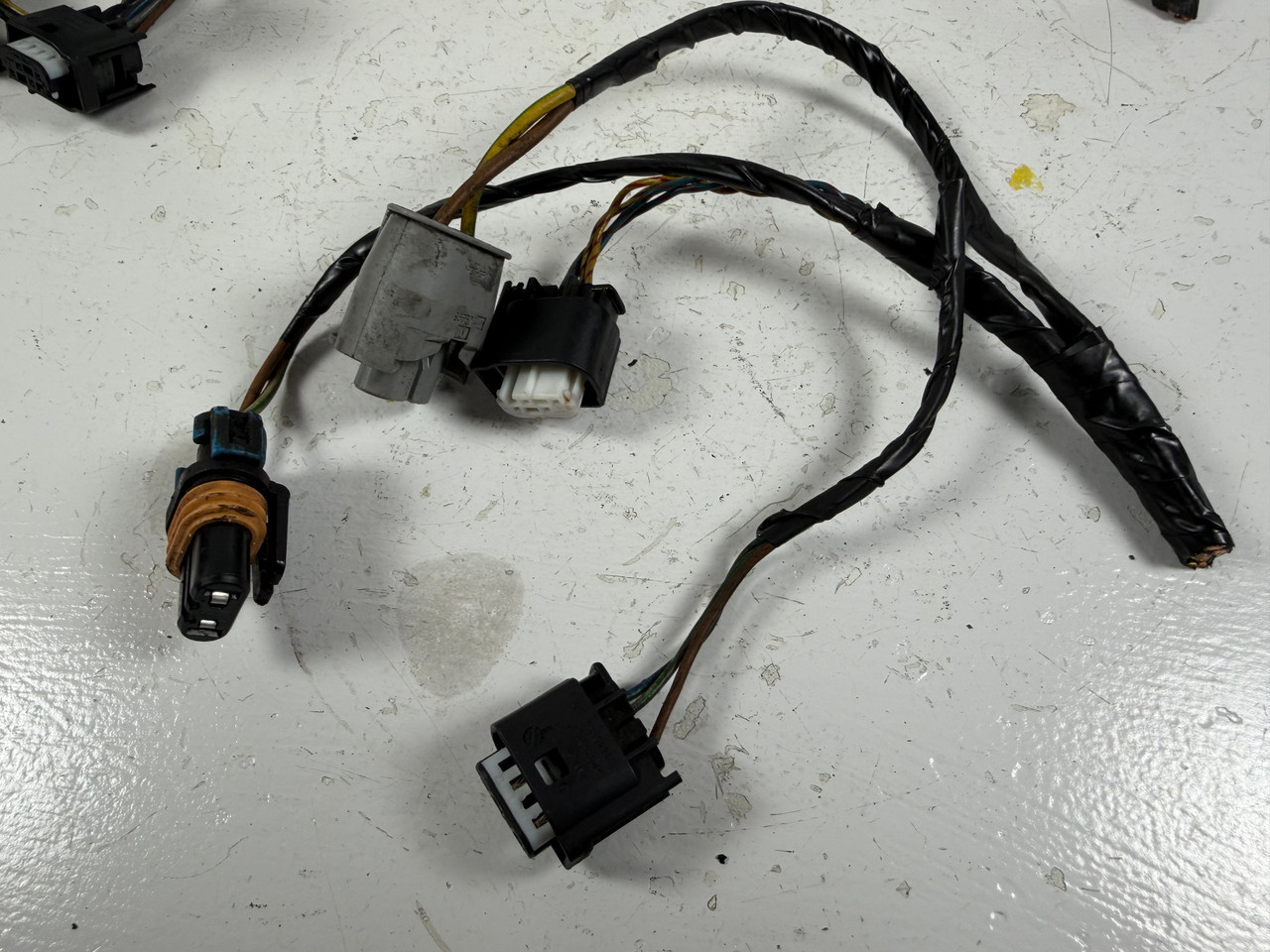1997-00 BMW e39 M5 540i 528i HEADLIGHT WIRE HARNESS CONNECTORS