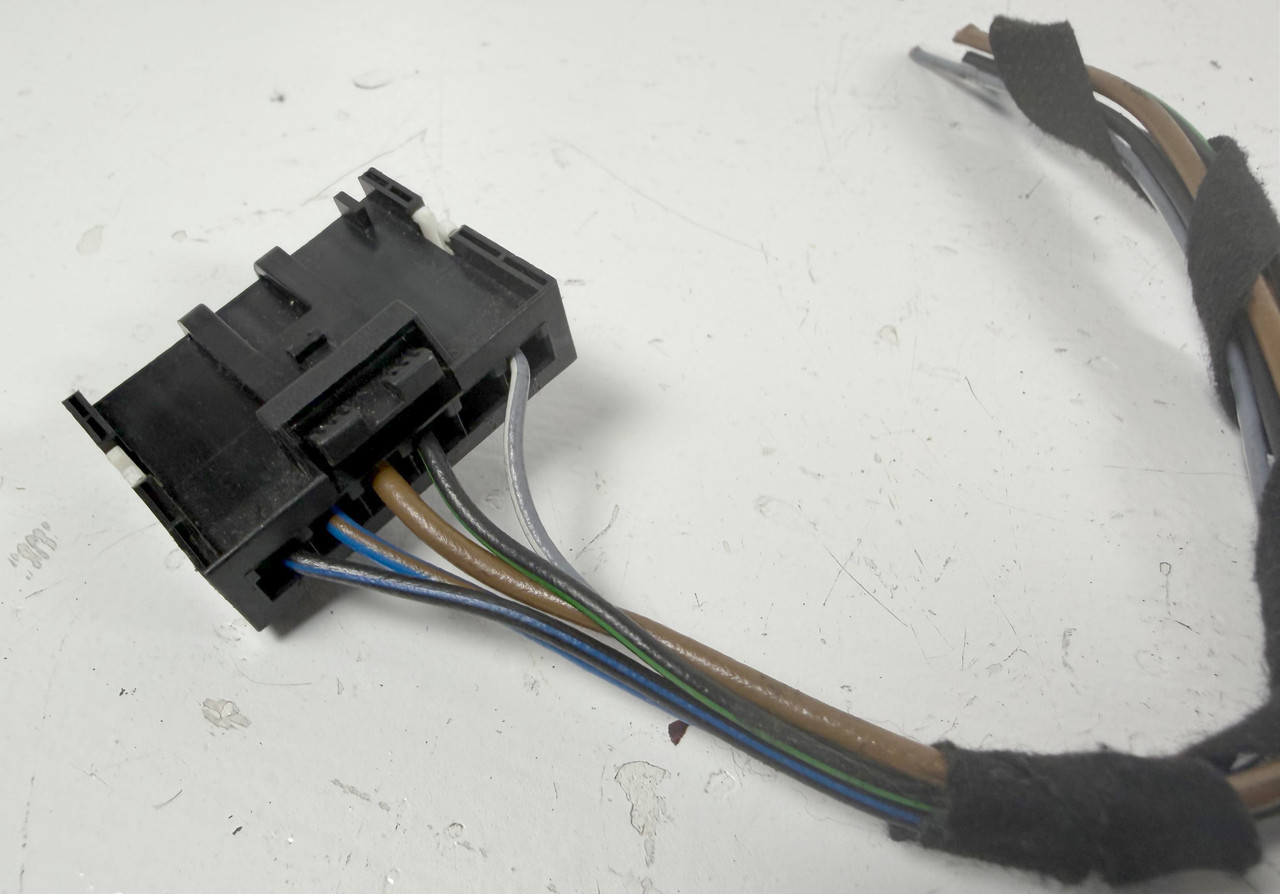 TAIL LIGHT WIRE CONNECTOR SOCKET 2001-03 BMW E39 M5 540i 530i 525i 8369702