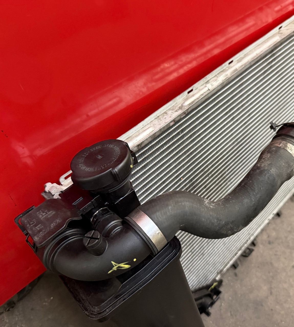 RADIATOR COOLANT RESERVOIR TANK BMW E46 330 325 323