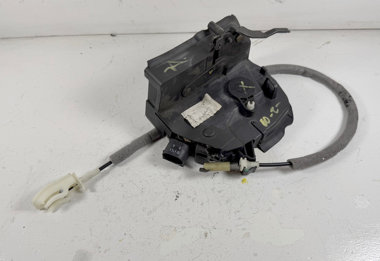 1999-00 BMW E46 330ci 328ci 323ci Passenger Front Door Lock Latch 8208716