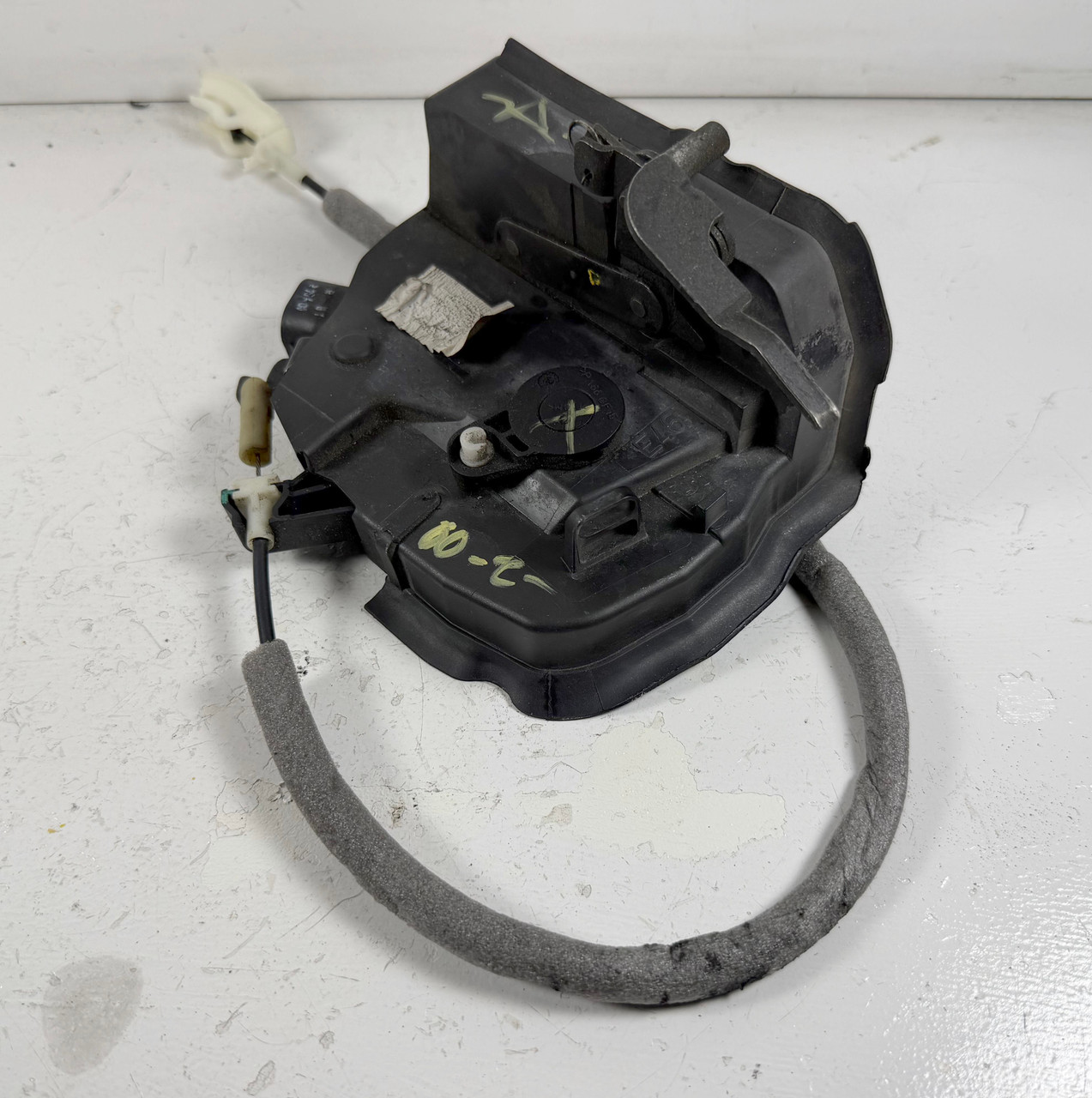 1999-00 BMW E46 330ci 328ci 323ci Passenger Front Door Lock Latch 8208716
