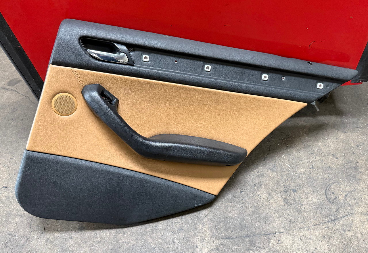 BMW E46 330i 325i PASSENGER REAR DOOR CARD PANEL 7043128