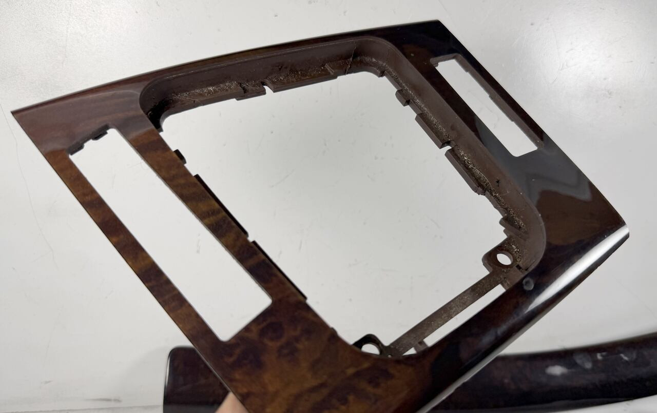 BMW E46 330 325 DASHBOARD TRIM CENTER CONSOLE SHIFTER BEZEL TRIM  8209456