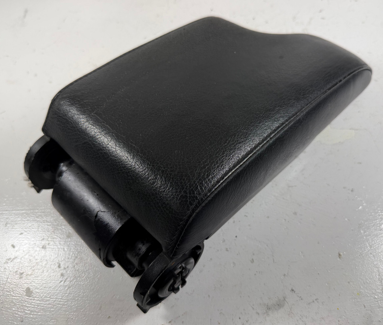 ARMREST ARM REST BMW E46 330i 325i 323i 8238223