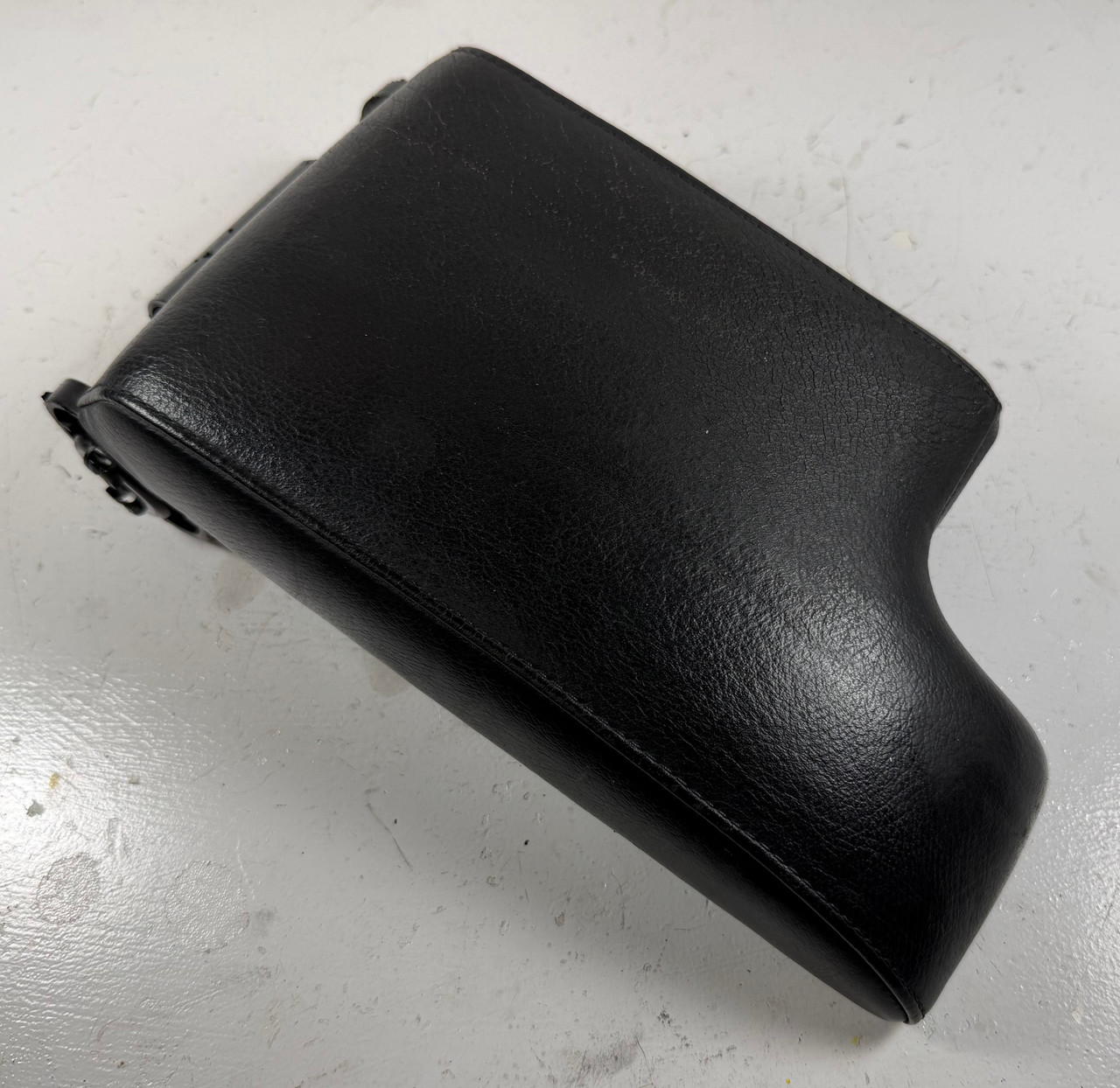 ARMREST ARM REST BMW E46 330i 325i 323i 8238223