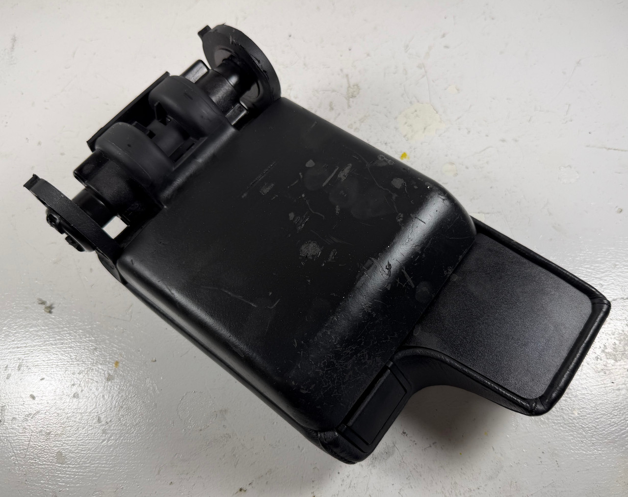 ARMREST ARM REST BMW E46 330i 325i 323i 8238223