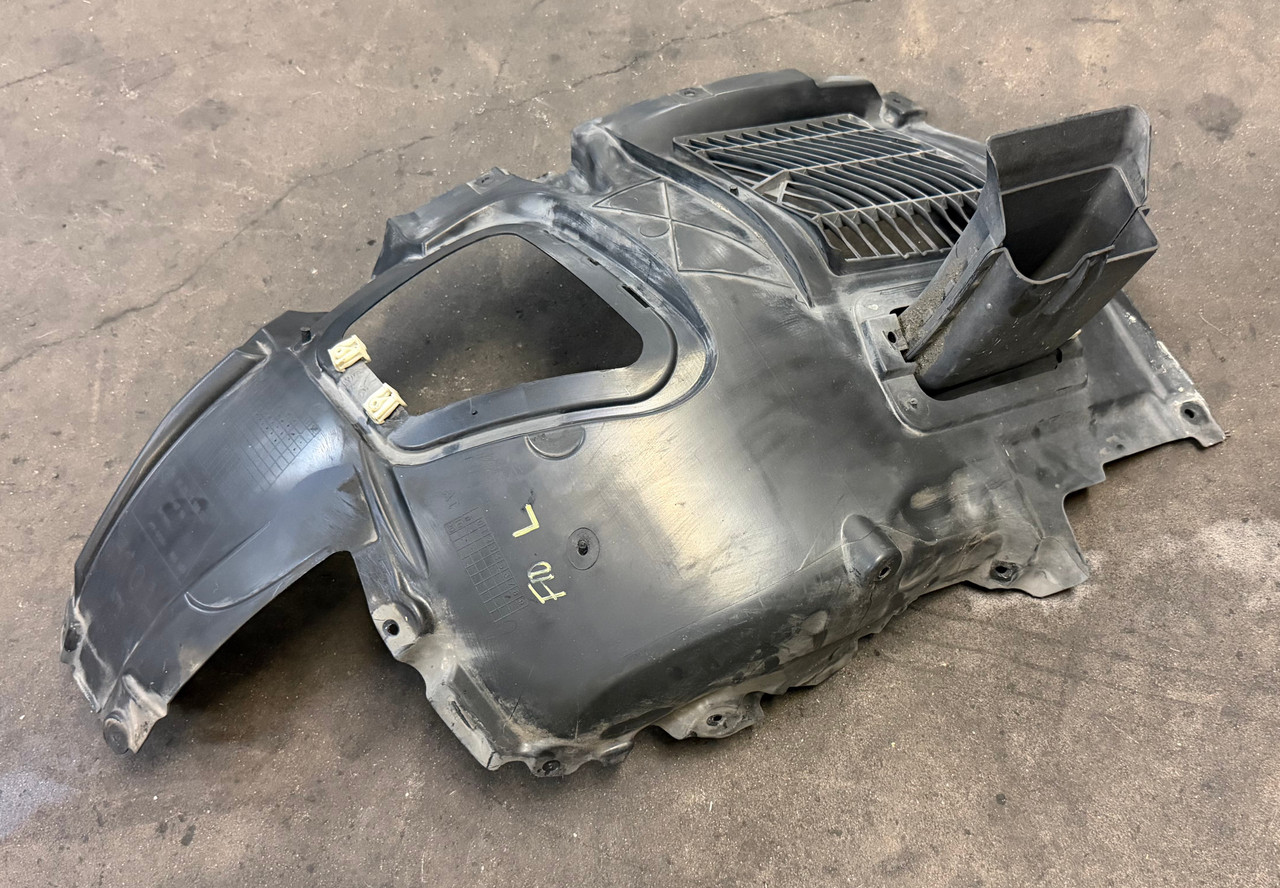 DRIVER FRONT INNER FENDER LINER SPLASH GUARD BMW F10 550i 535i 528i 7186727