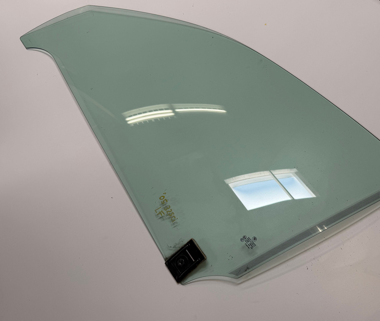 DRIVER LEFT FRONT DOOR WINDOW GLASS BMW E46 M3 330ci 325ci 7049327