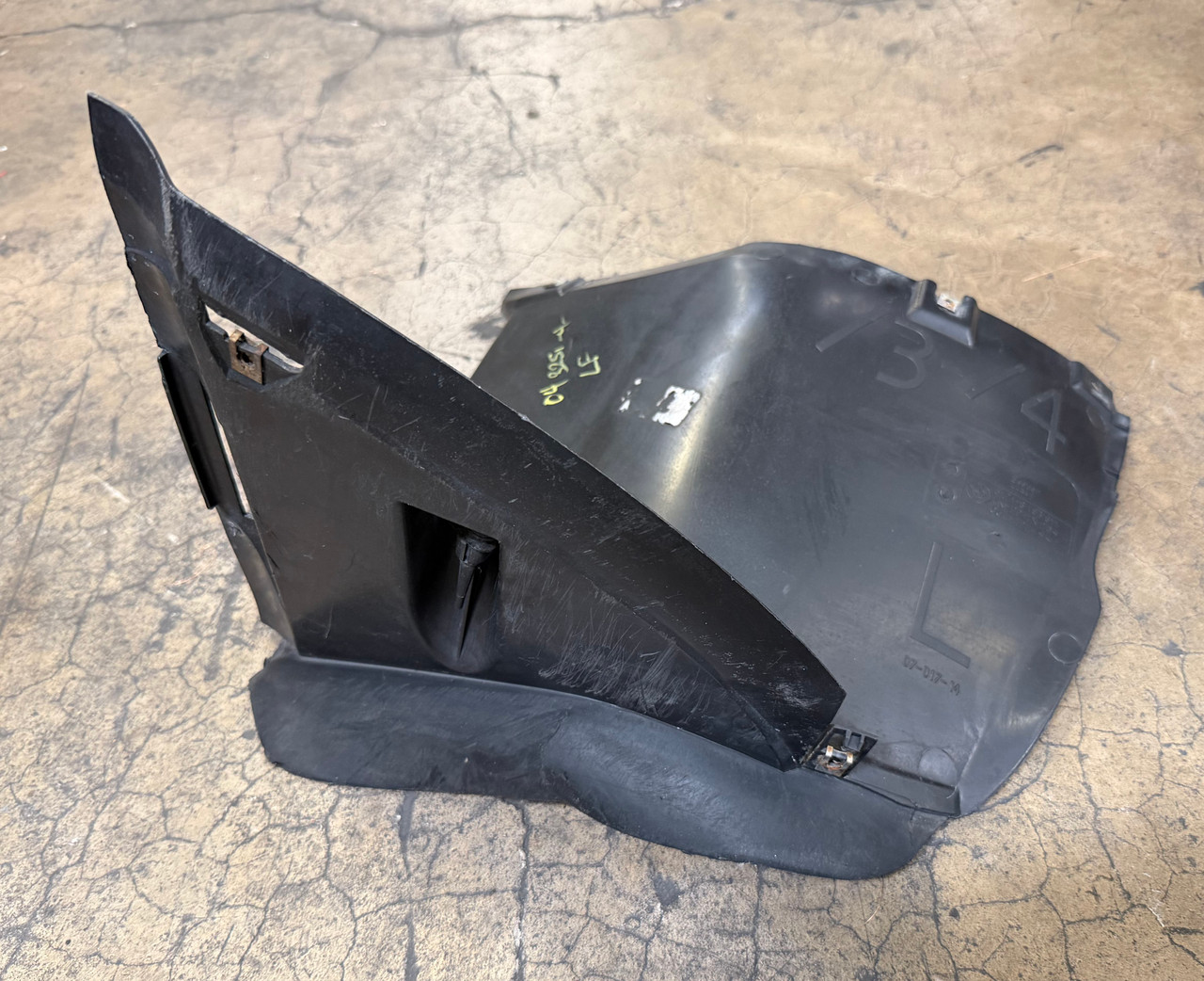 Driver Front Wheel Arc Liner Splash Guard BMW E46 330i 325i 8193811