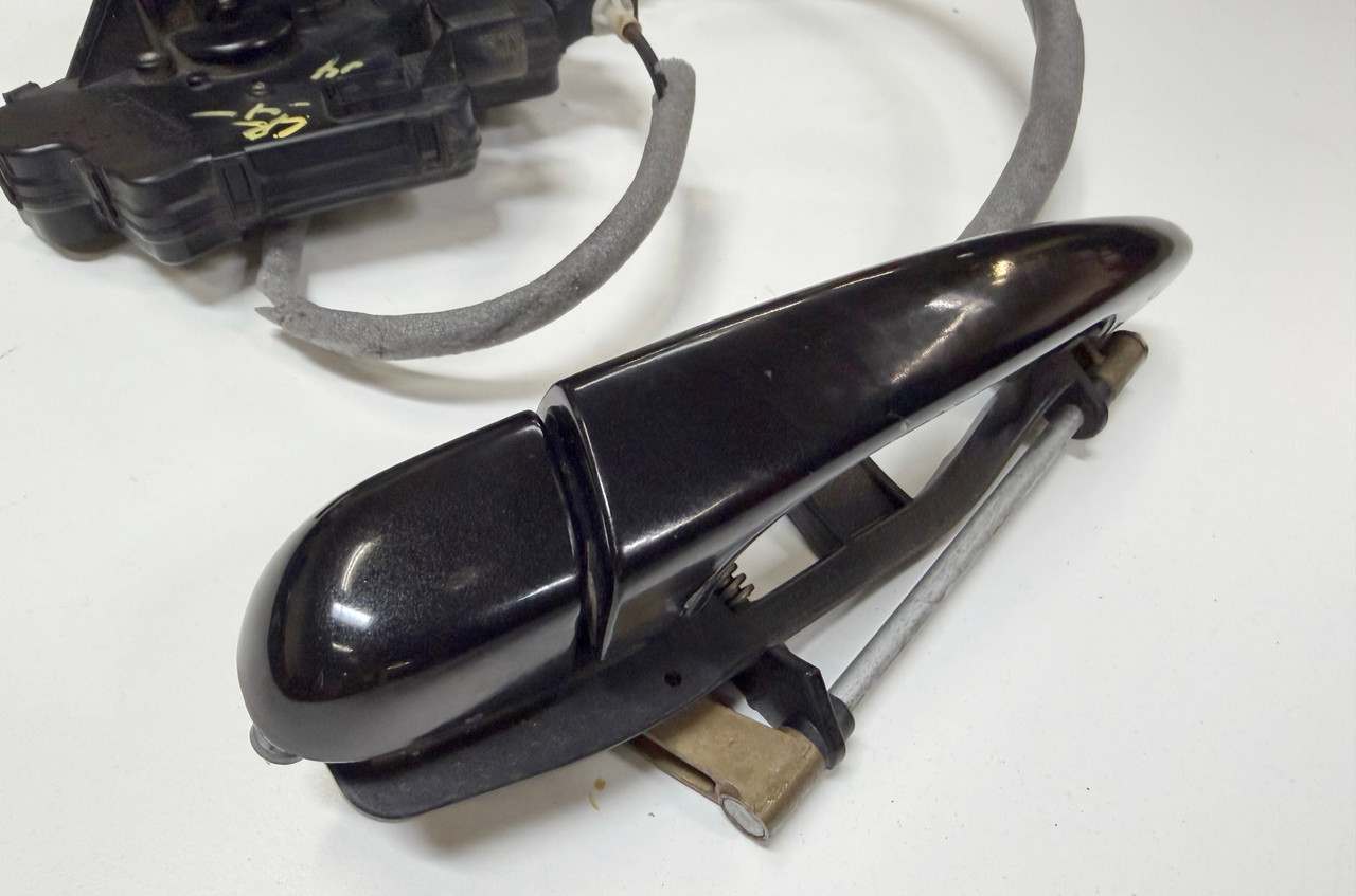 DRIVER REAR EXTERIOR DOOR HANDLE LOCK LATCH 2001-05 BMW E46 330i 325i 7011245