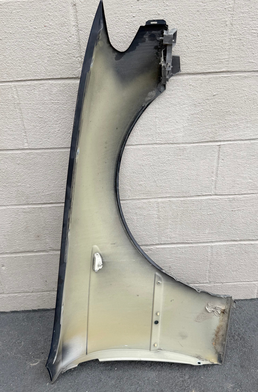 2004-06 BMW E46 330ci 325ci Driver Fender Monacoblau