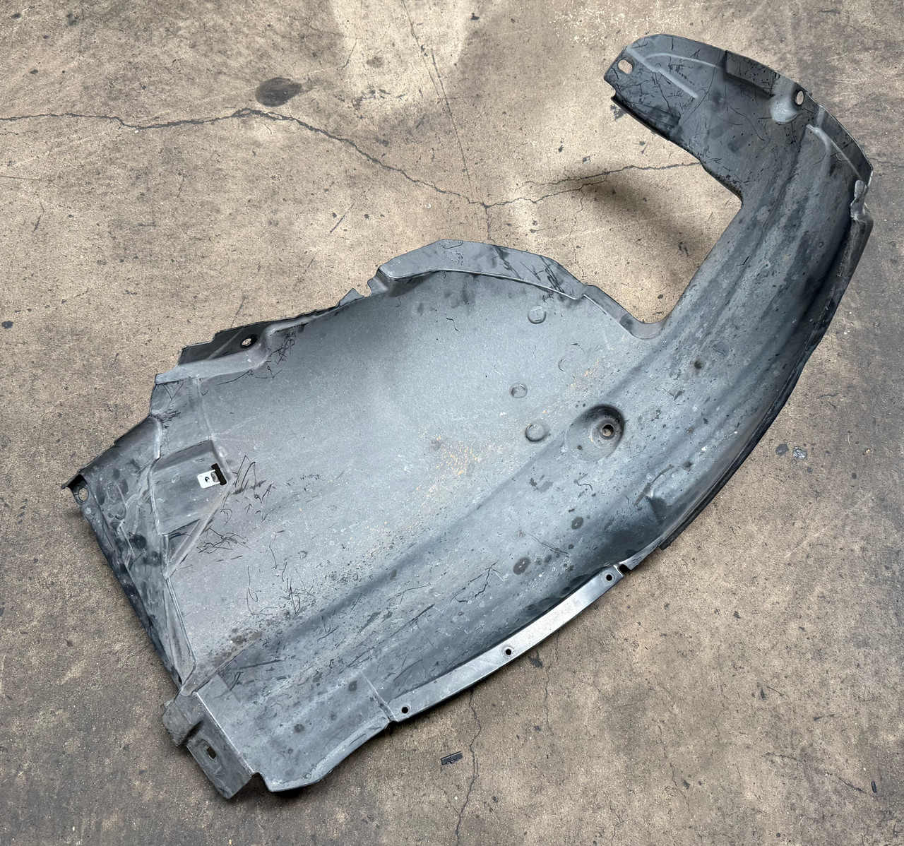 BMW E90 335i 328i DRIVER FRONT FENDER LINER WHEEL SPLASH SHIELD 7059377