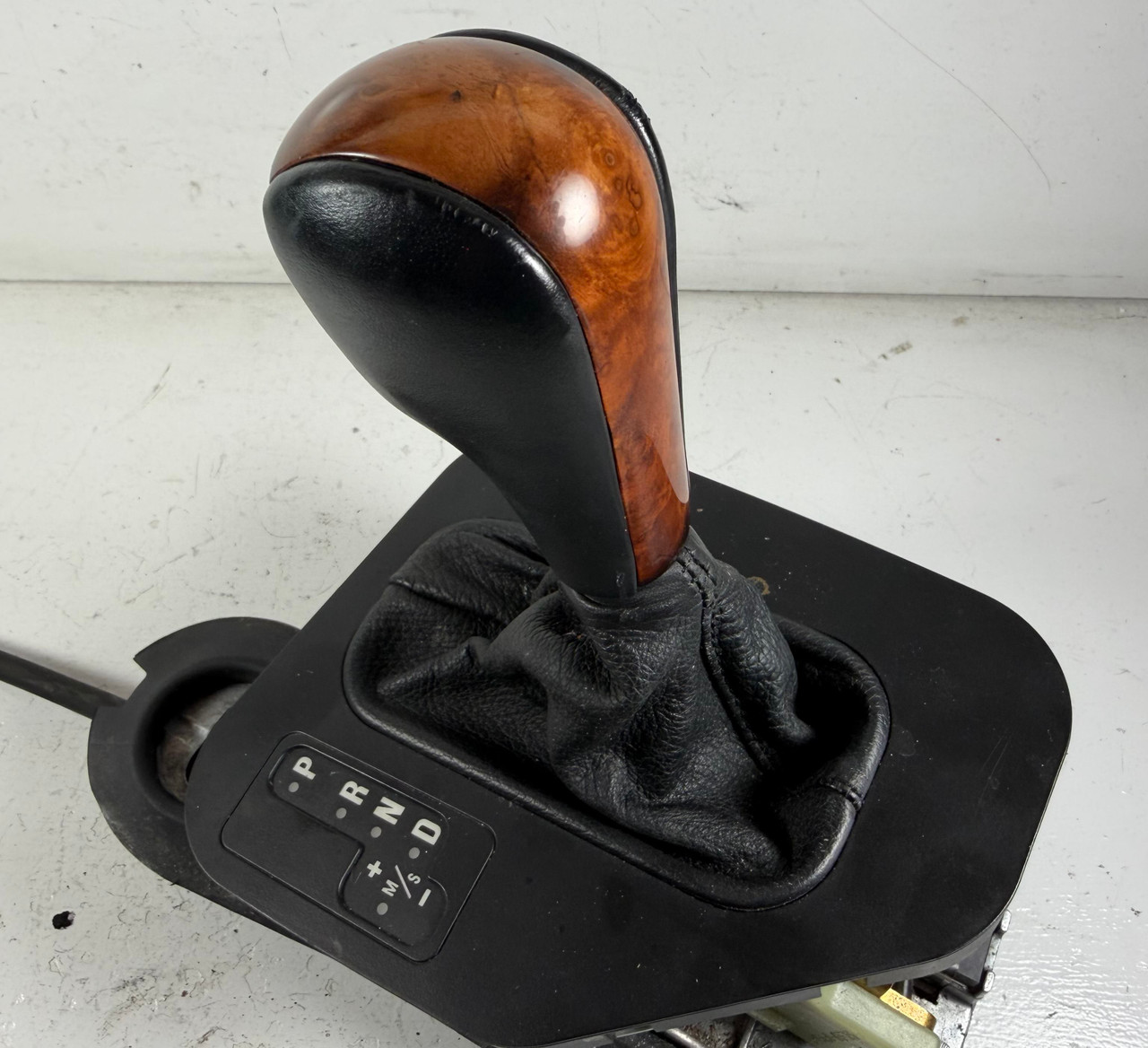 BMW E38 E39 540i AUTOMATIC TRANSMISSION SHIFTER GEAR SELECTOR 14225570